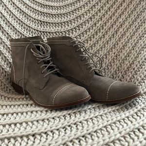 🤍 GREY DOLCE VITA BOOTIES
